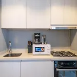 Spacious & Fully Furnished 1Br In Zada