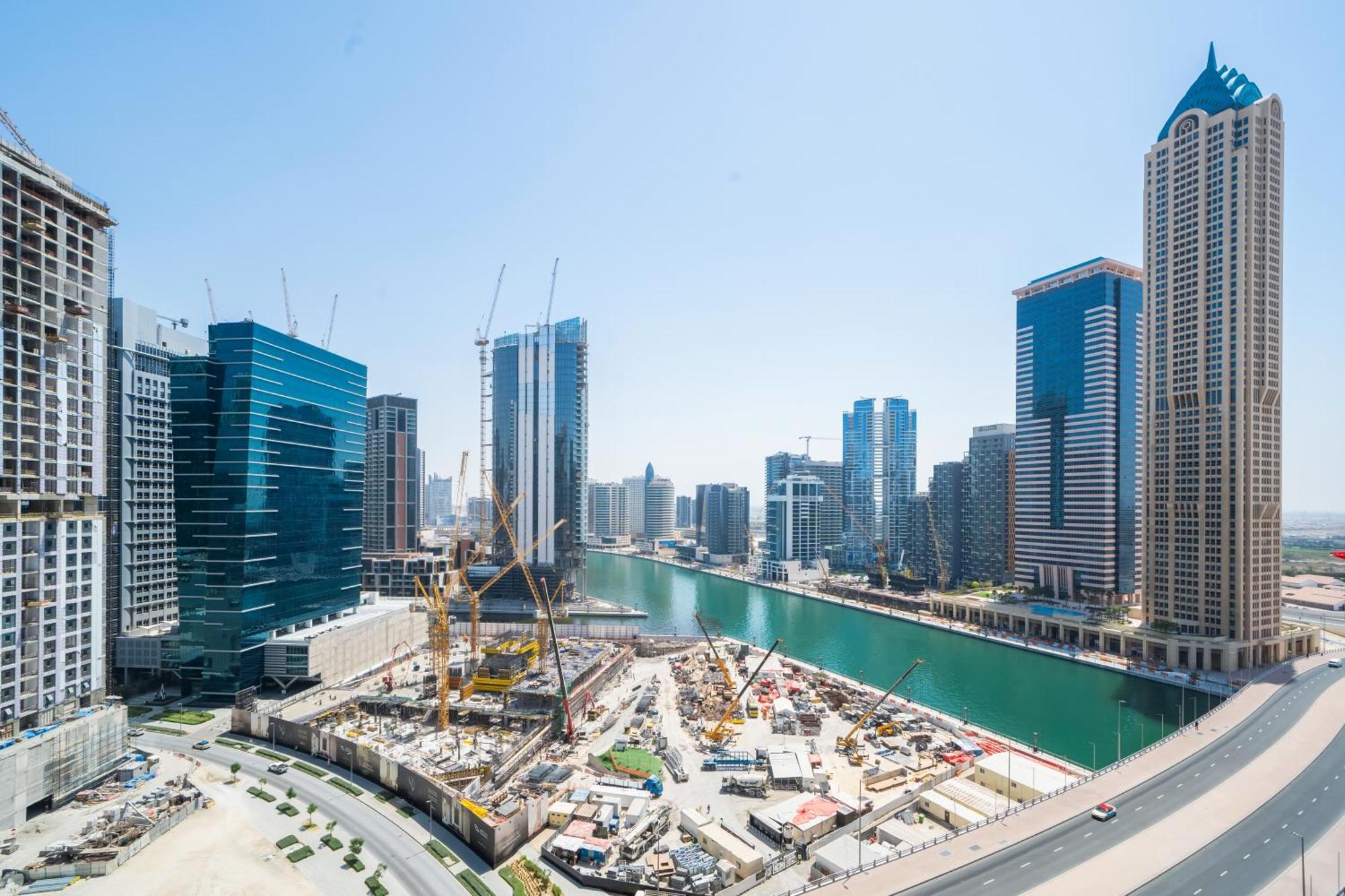 Spacious & Fully Furnished 1br In Zada * Dubai